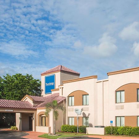 Travelodge By Wyndham Fort Myers Airport Exterior foto