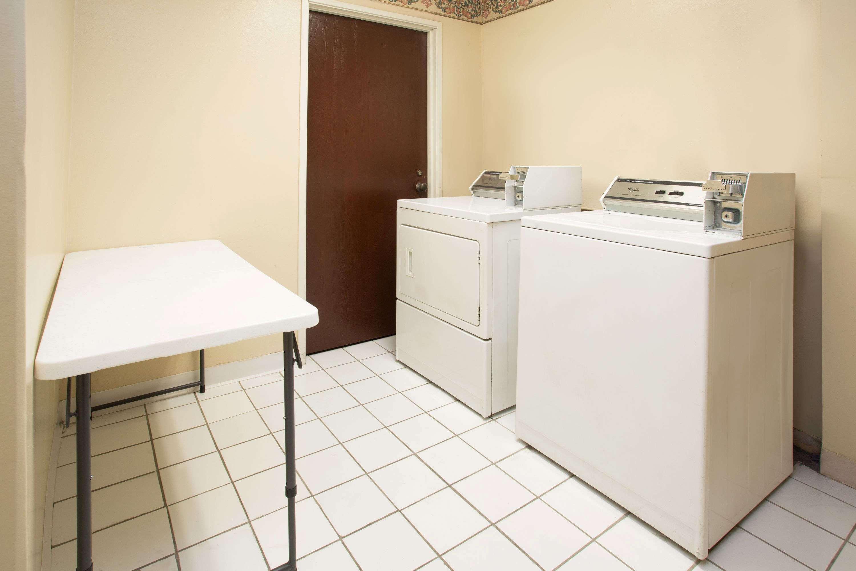 Travelodge By Wyndham Fort Myers Airport Exterior foto